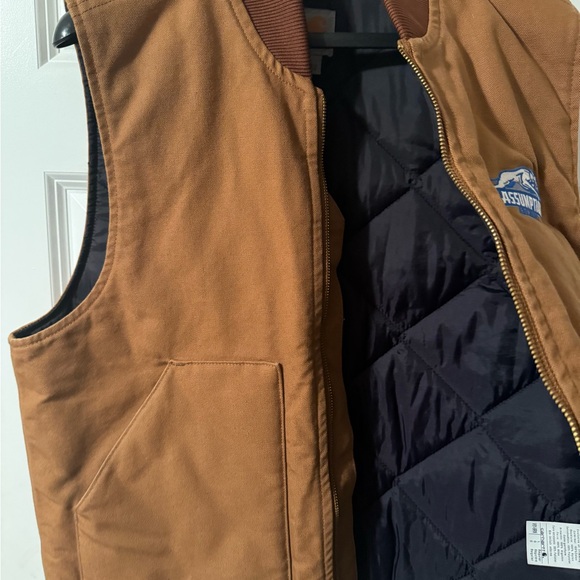 Carhartt vest. NWOT - Picture 3 of 4